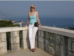 Irina auf der Aussichtsterrasse des Telegrin