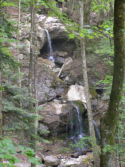 Romantischer Wasserfall des Siegesbachs