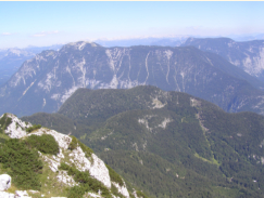 Blick auf Schneidkogel und Hohen Sarstein vom Plassen aus